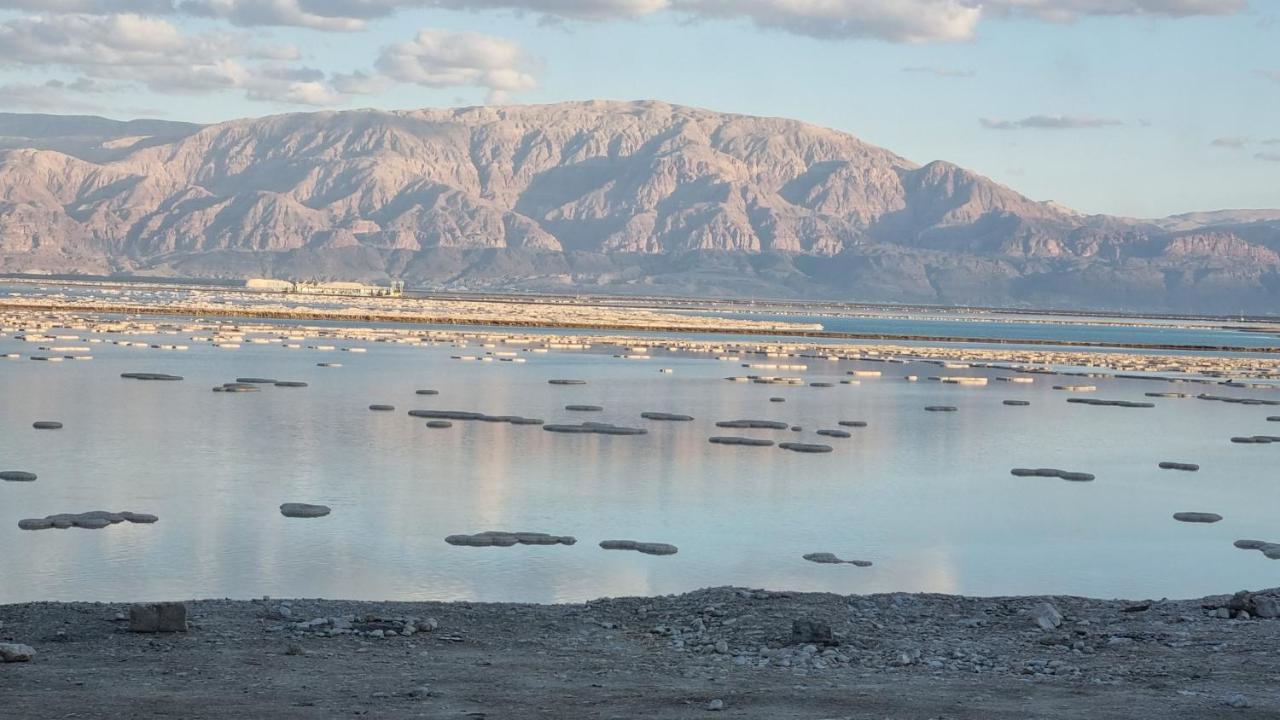 Apartmán King Of The Dead Sea By Crown Neve Zohar Exteriér fotografie